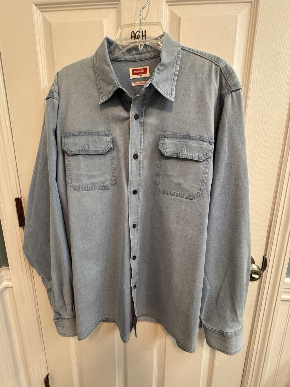 Wrangler Flex For Comfort Men’s XL Light Wash Denim Button Up Shirt Long Sleeves